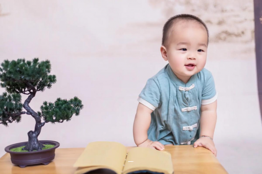 阿拉尔六个月宝宝摇头正常吗
